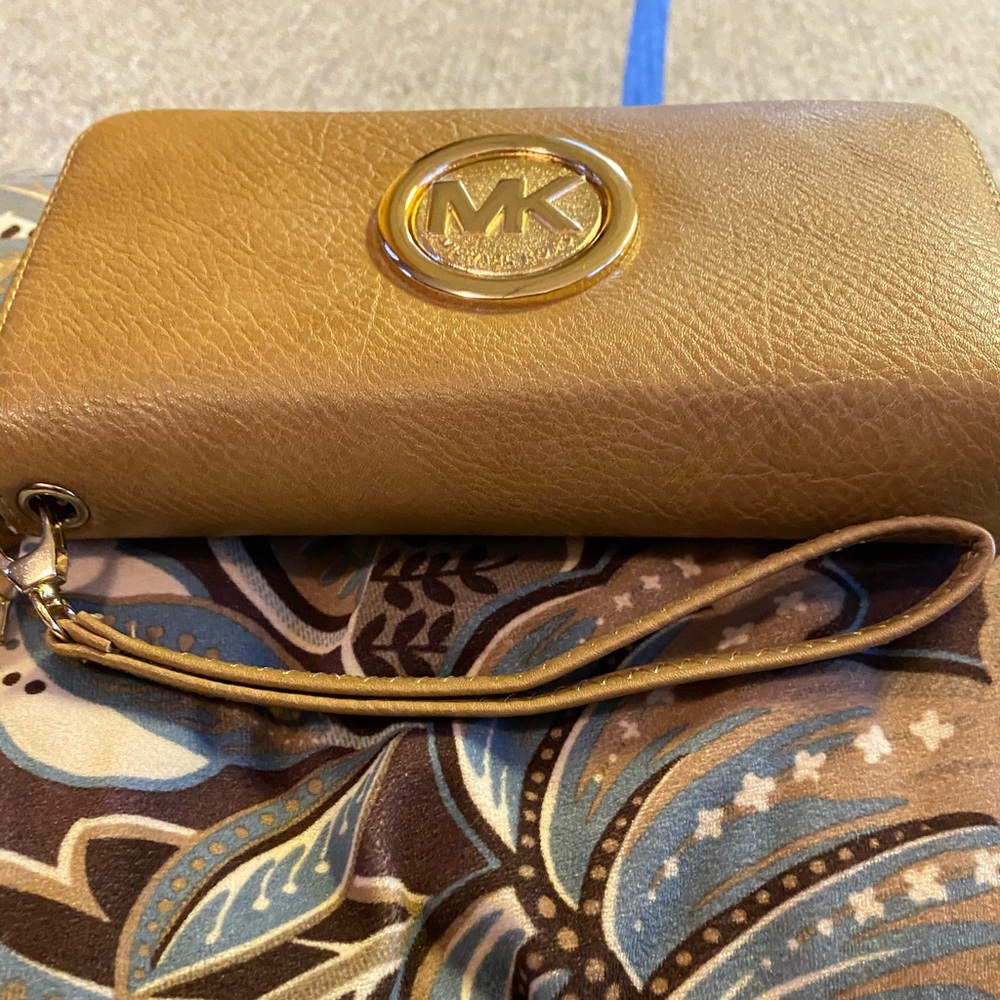 Michael Kors Wallet/Wristlet